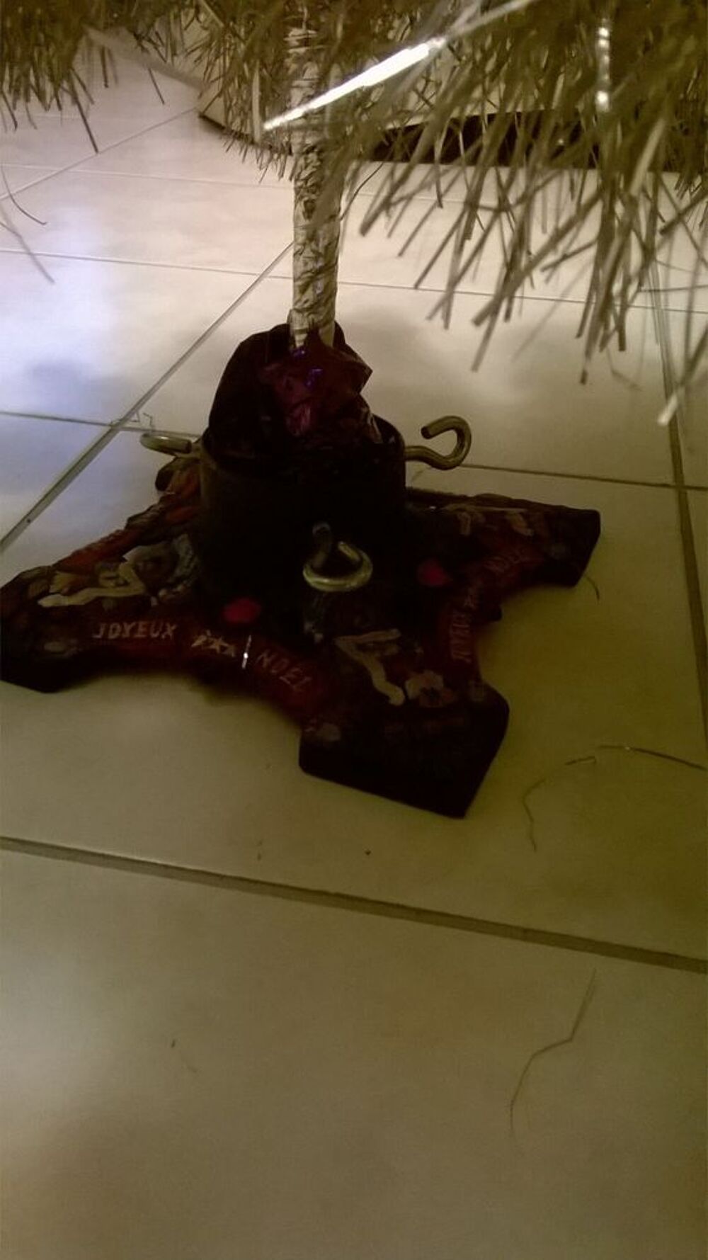 Sapin de No&euml;l avec pied Décoration