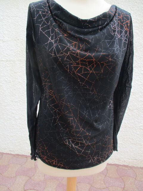 
Top � Paillettes et Manches Longues Transparentes/ Taille 3 2 La Fert�-Alais (91)