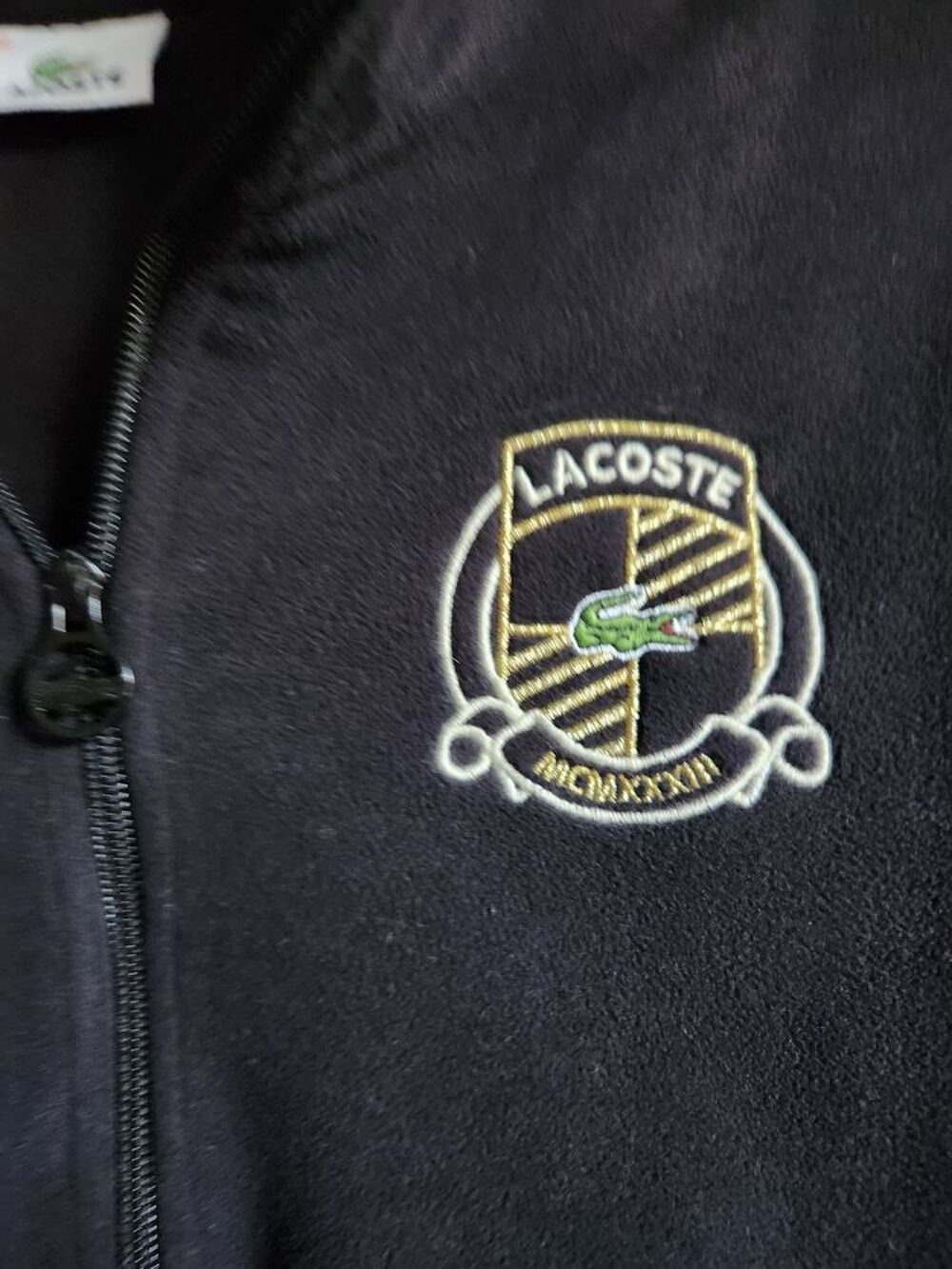 polaire &agrave; quart de zip
Marque Lacoste
Couleur noir
Neuf Vêtements