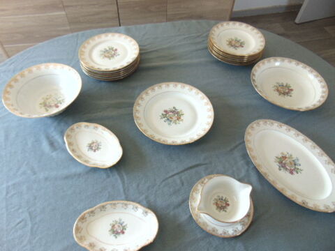 Service de table ? Porcelaine de Limoges ULLM France ?  149 Auxerre (89)
