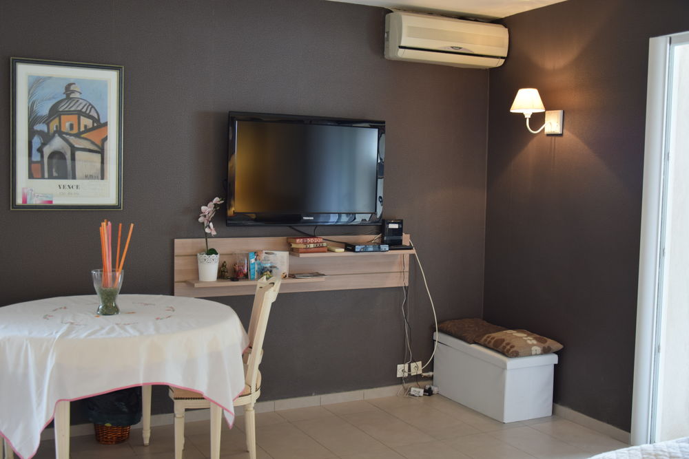  chambre d'hôte les quatras  3 épis  Provence-Alpes-Côte d'Azur, La Gaude (06610)