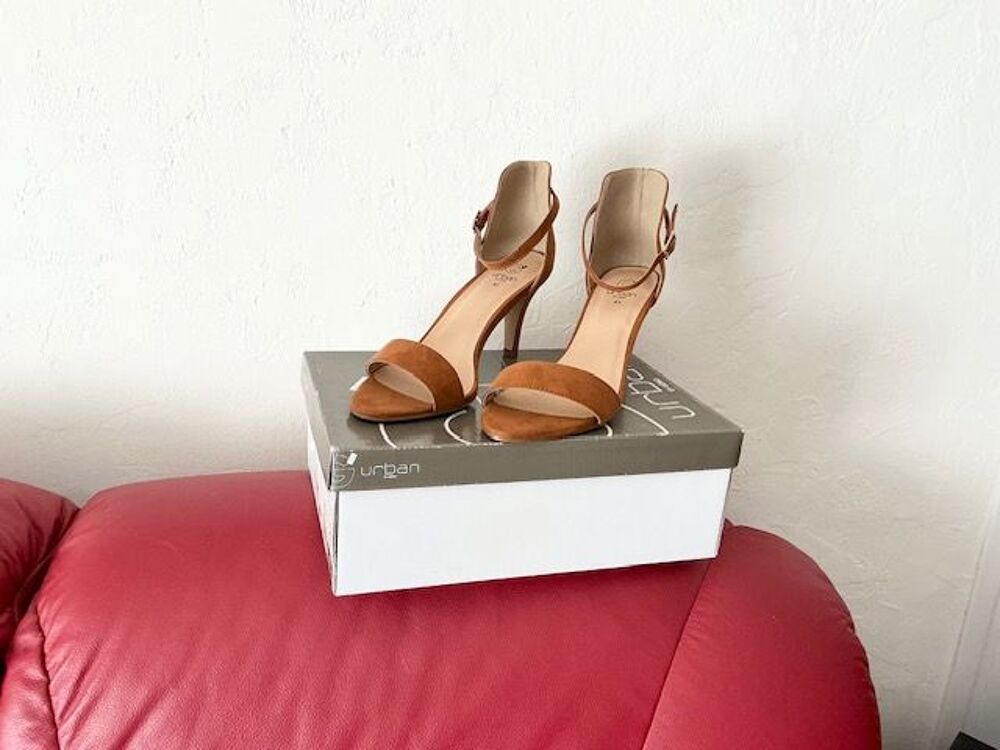 ESCARPINS NEUF P41 Chaussures