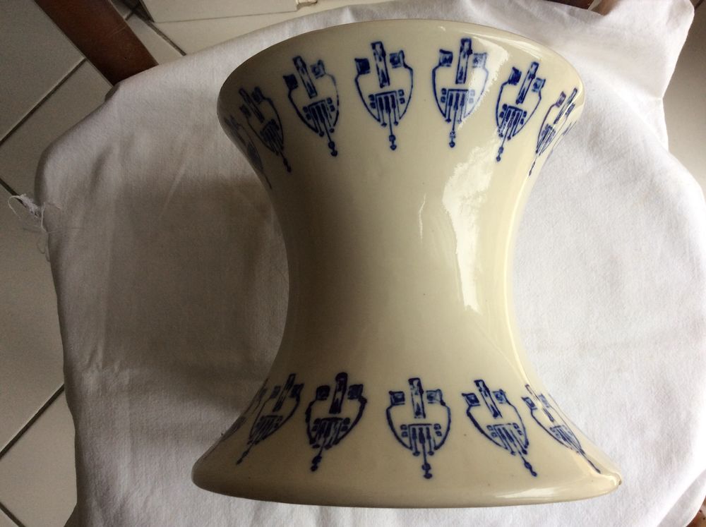 Vase diabolo ancien gr&eacute;s St Uze terre de fer blanc bleu Dcoration