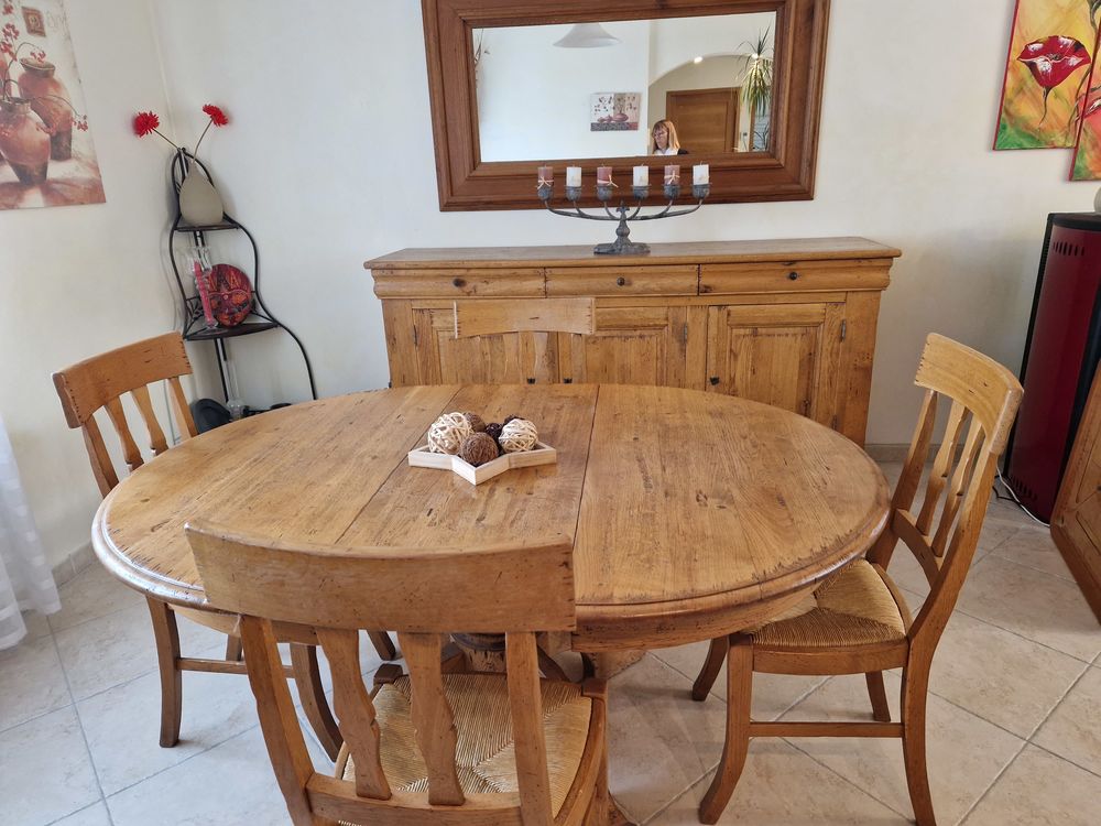 Salle a manger complete en ch&ecirc;ne massif. Meubles