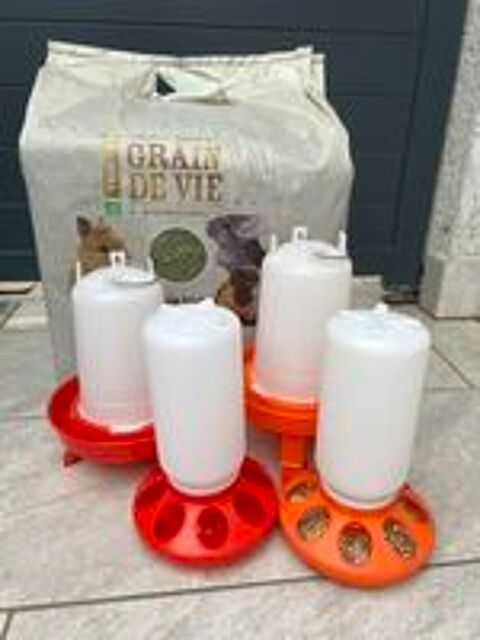   Abreuvoirs et mangeoire - foin 