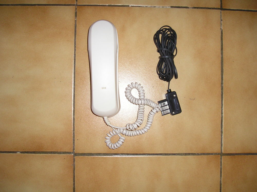 T&eacute;l&eacute;phone filaire DORO TEL2
Tlphones et tablettes