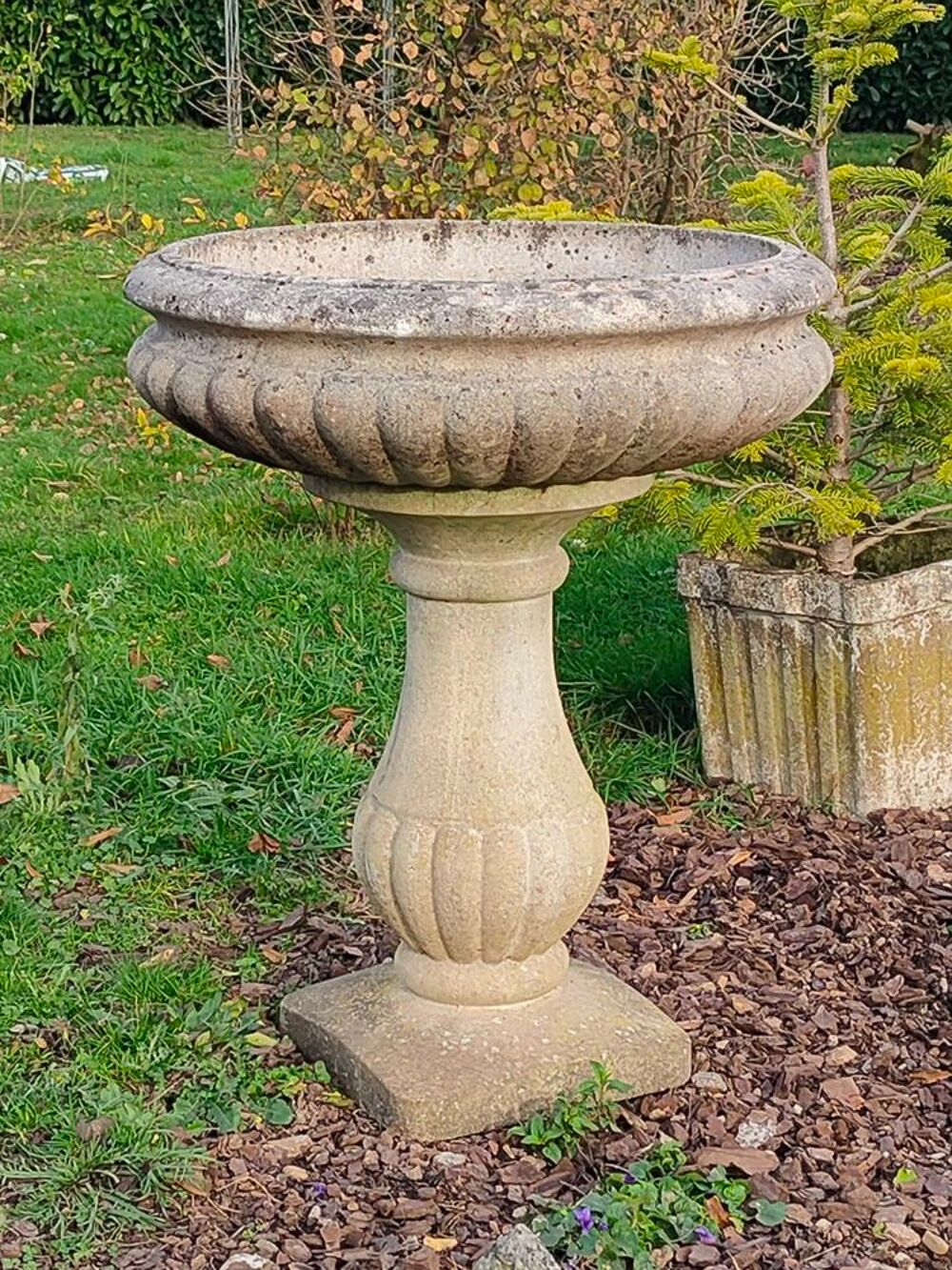 ancienne vasque en pierre Jardin