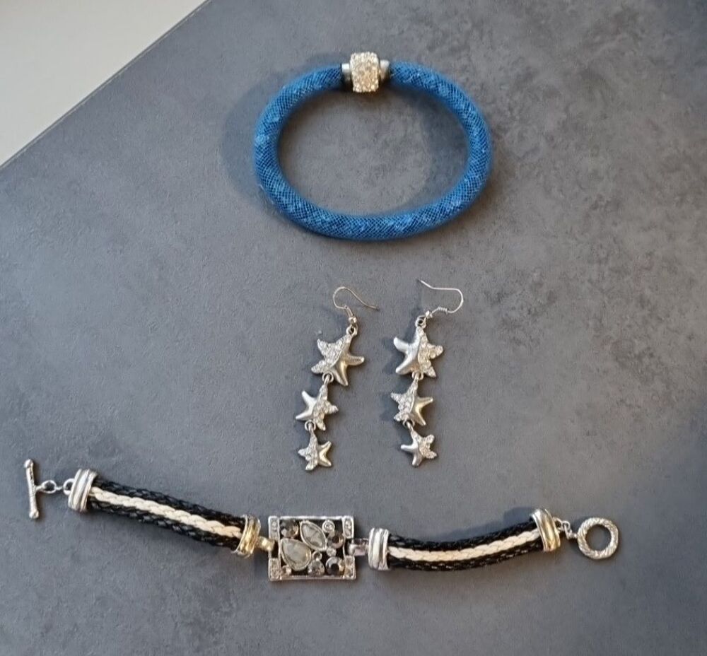 Lot de 3 pi&egrave;ces fantaisie Bijoux et montres