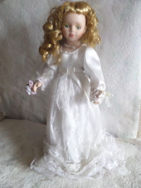 poup�e en porcelaine 15 Lyon 8 (69)