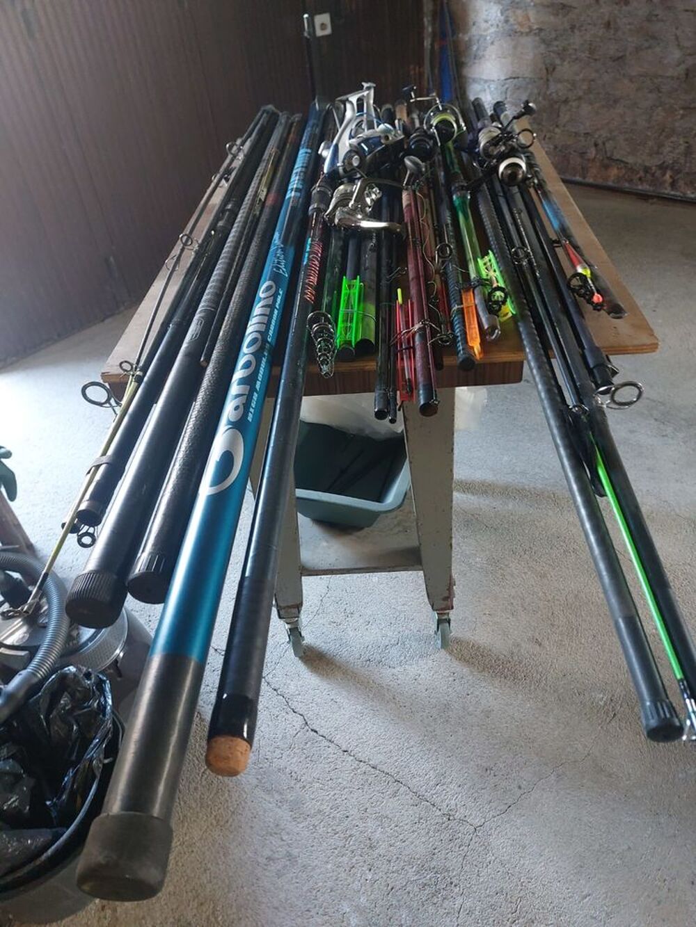 Lot de cannes &agrave; p&ecirc;che + moulinets ? Bon &eacute;tat Sports