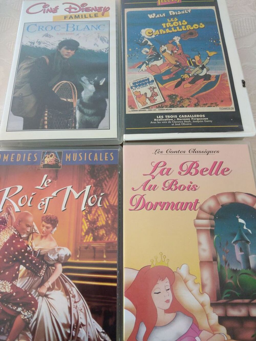 cassettes video CD et vinyles