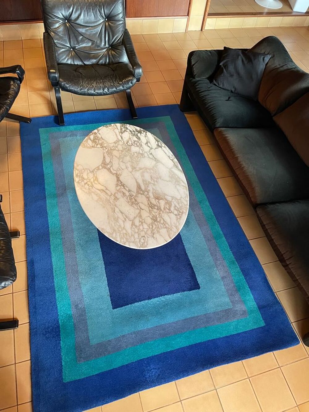 VENDS BEAU TAPIS BLEU VINTAGE ANNEES 70 Décoration