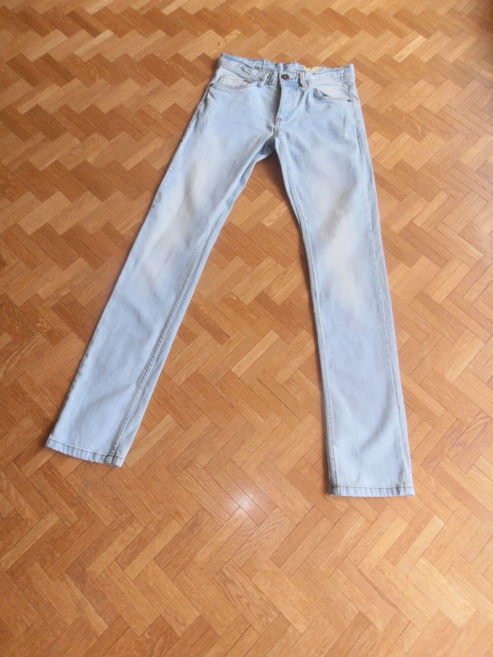 Jean clair Bizzbee (80) Vêtements