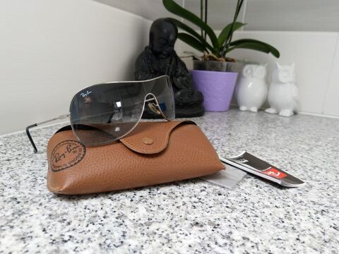 Lunettes de soleil Ray Ban
63 Melun (77)