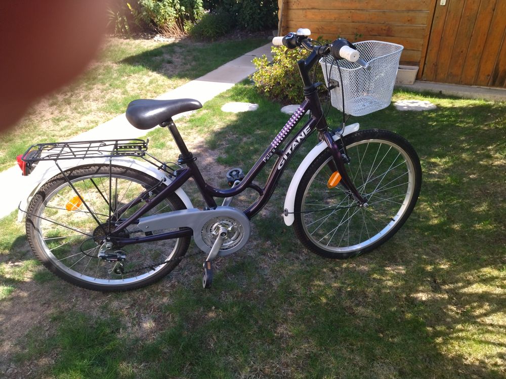 v&eacute;lo fille 24 pouces 
Vélos