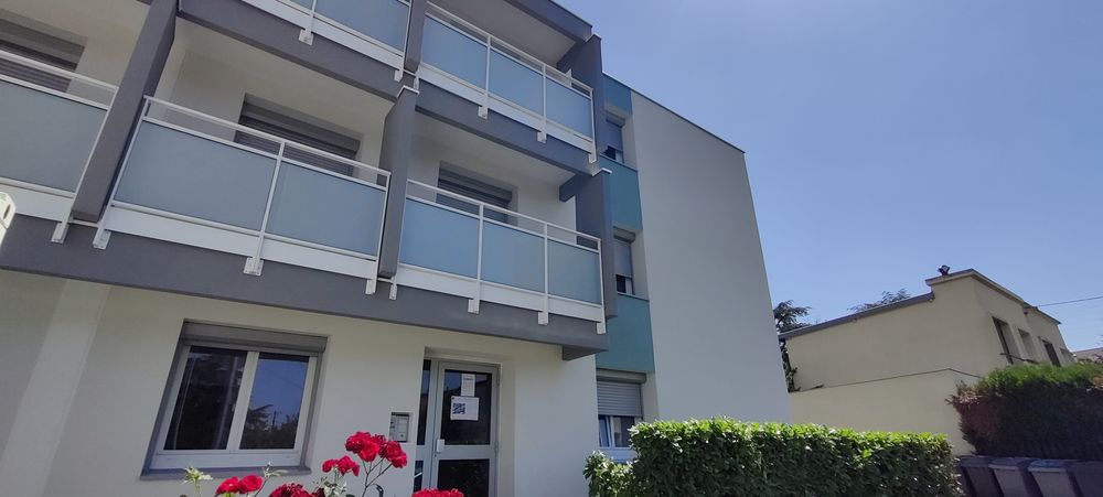 Location Appartement T1 bis 32m2 meublé entièrement rénové proche CHU Clermont-ferrand