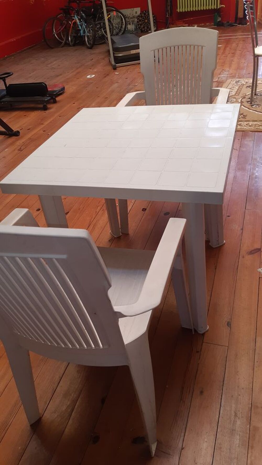 Table et 2 chaises Jardin