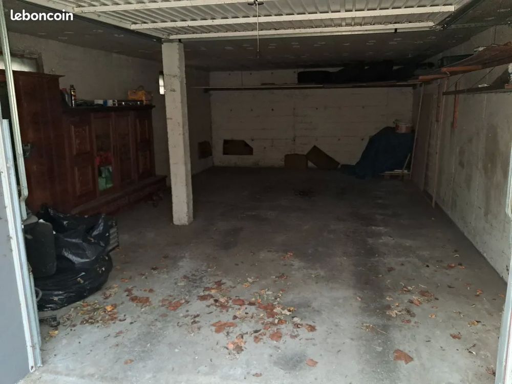 Vente Parking/Garage Très grand garage de 34 M² à CHAMBERY Chambéry