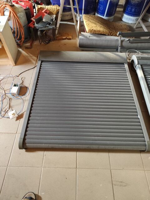 EH-Volet roulant filaire VELUX 114 x 118 300 Mont-pr�s-Chambord (41)