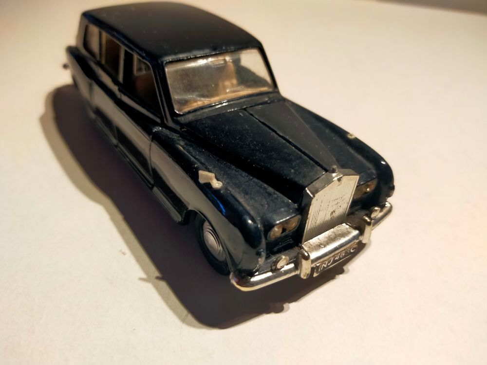 DINKY TOYS (meccano) Rolls Royce Phantom V
