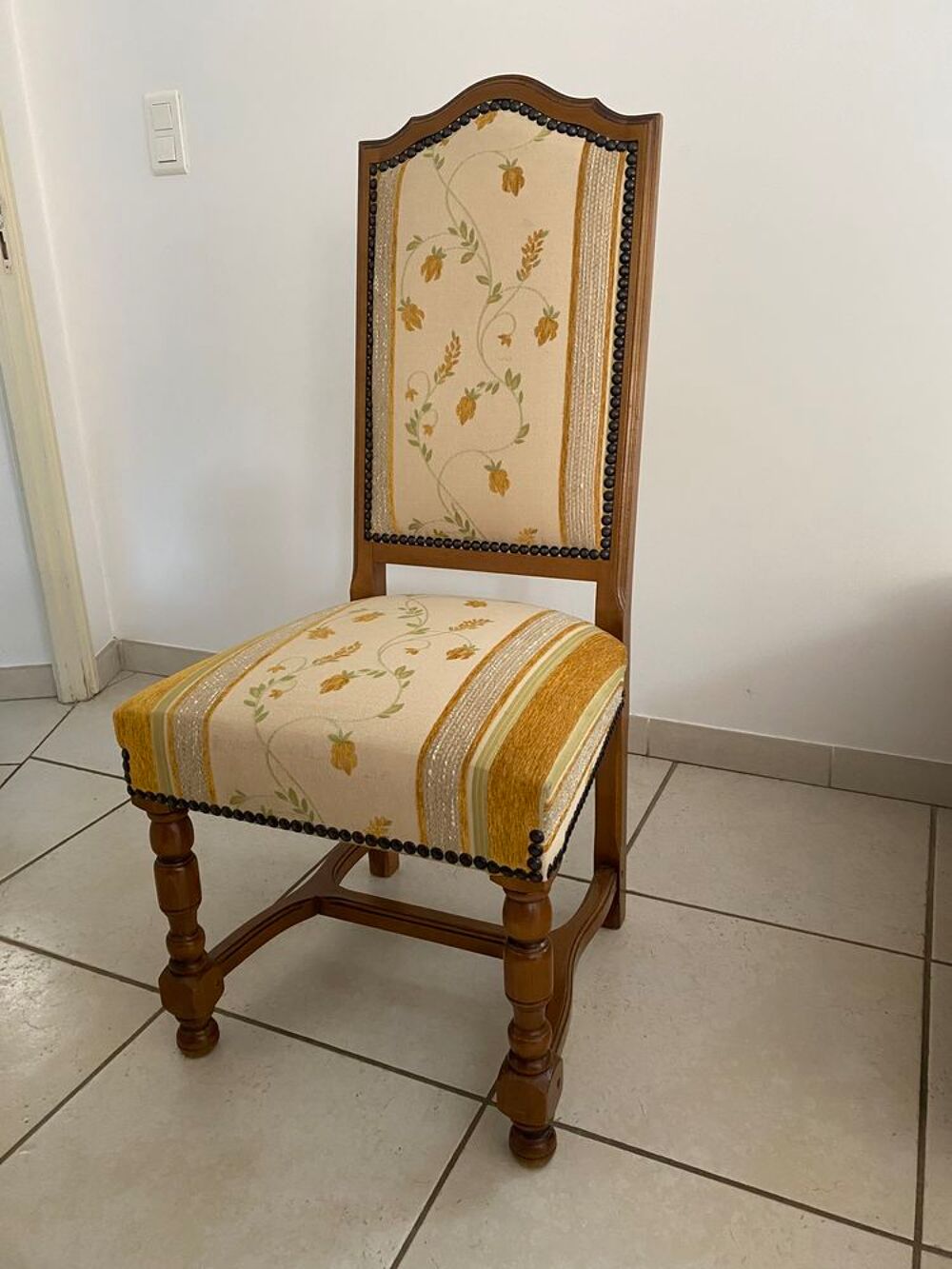 Table monast&egrave;re + 6 chaises style Louis XIII Meubles