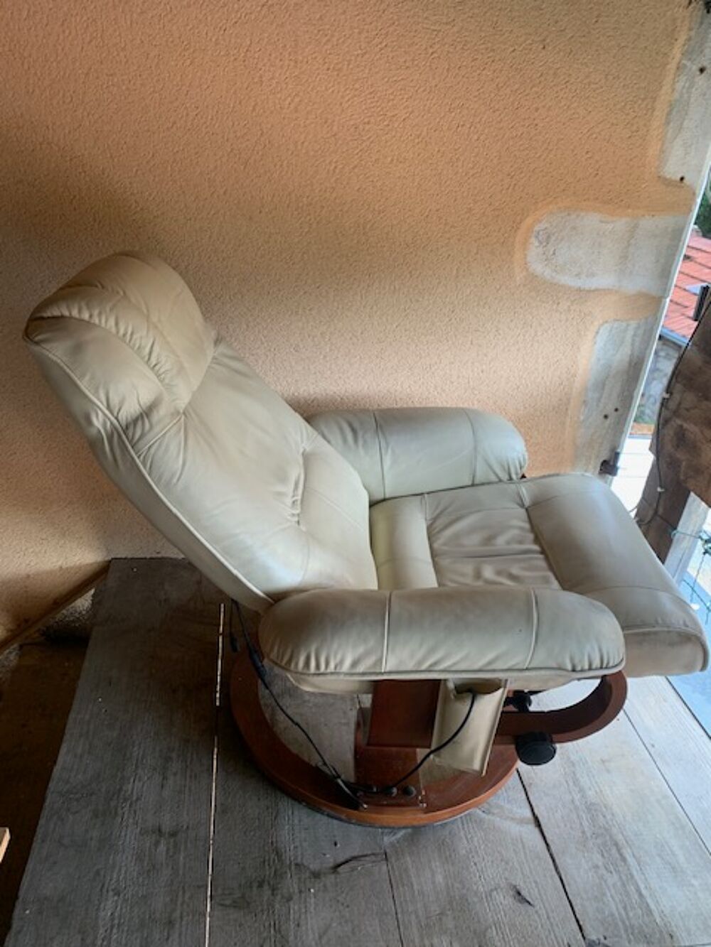 2 fauteuils avec moteur &eacute;lectrique, pivotants Meubles