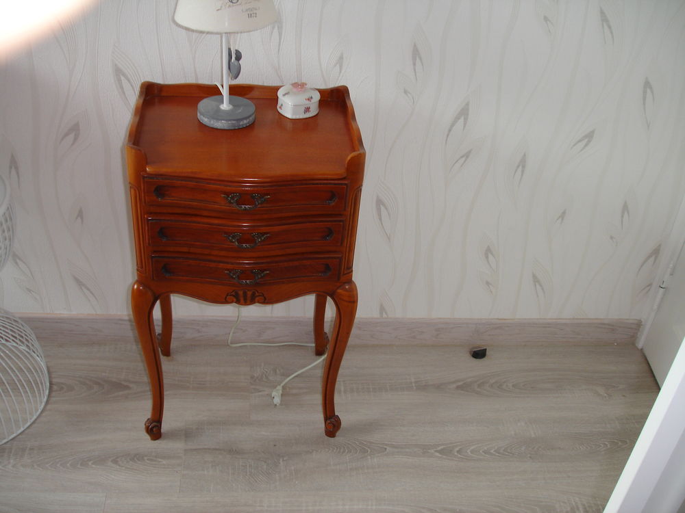 lit de 140 teinte MERISIER Meubles