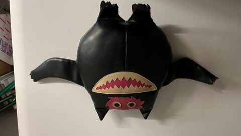 Monstre Nauga de chez Naugahyde 400 Jujurieux (01)