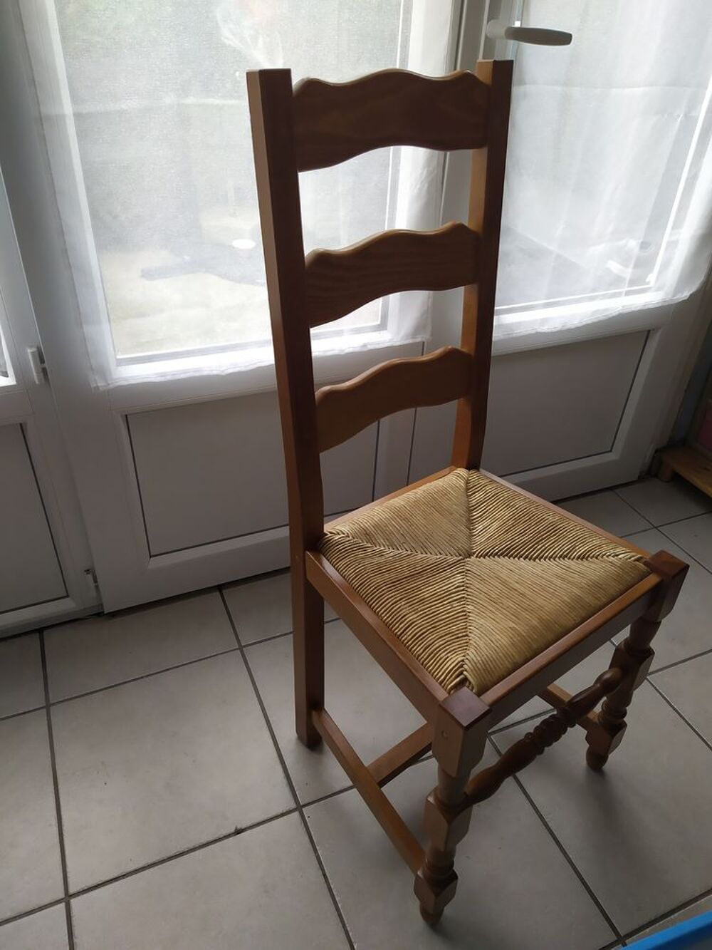 Chaises bois ch&ecirc;ne clair. Meubles