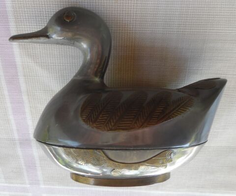 Coffret canard en étain qui s'ouvre pour mettre des objets 20 Castries (34)