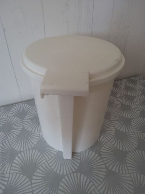 POUBELLE 4 Jou�-l�s-Tours (37)