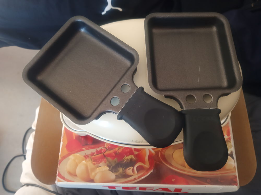 Achetez appareil à raclette quasi neuf, annonce vente à Laurens (34) WB168977014