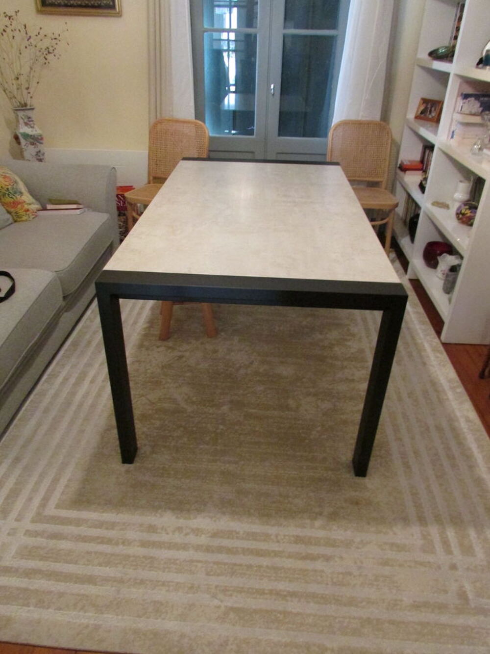table de salle a manger comme neuve Meubles