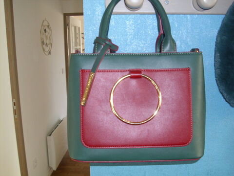 SAC A MAIN 18 �taples (62)