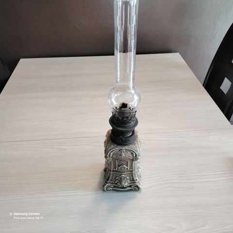 LAMPE A P�TROLE 
15 Saint-Priest (69)