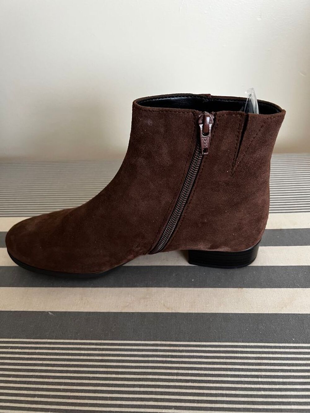 Botines femme, basket adidas plus que neuf ,bottes cuir et?. Chaussures