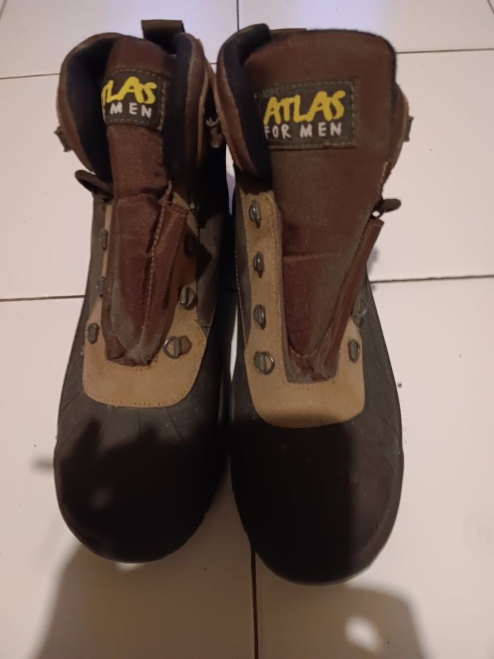 Chaussures de montagne atlas for men prix 3 euros Chaussures