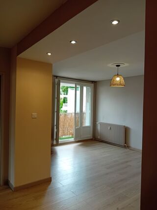  Appartement à louer 3 pièces 65 m²
