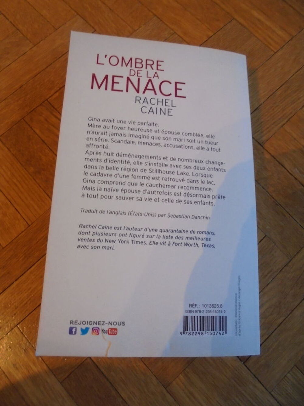 L'ombre de la menace (87) Livres et BD