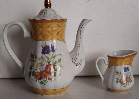 Ensemble Th�i�re cafeti�re dor� en porcelaine Floral et pot 150 Courbevoie (92)