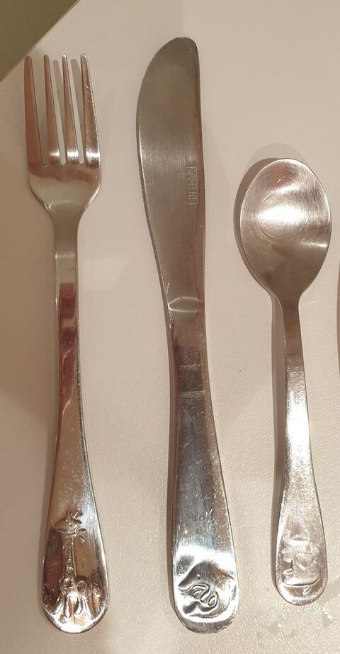 Lot de 3 couverts b�b�/enfant en inox de marque Rostfrei.
10 Rennes (35)