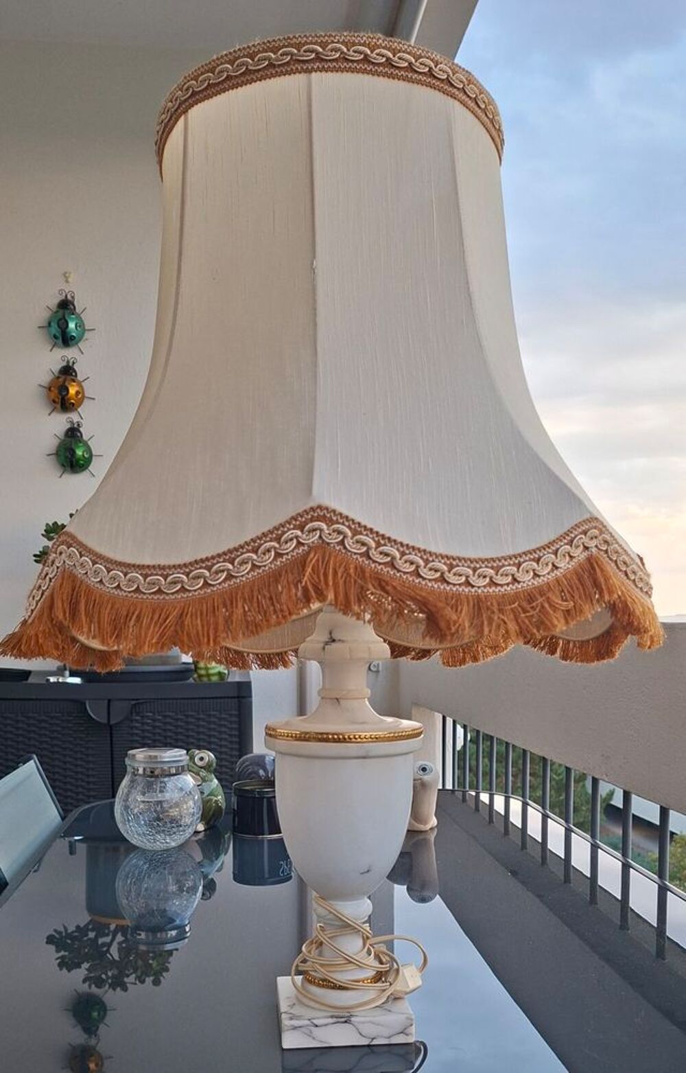 Lampe &agrave; poser en marbre blanc Décoration