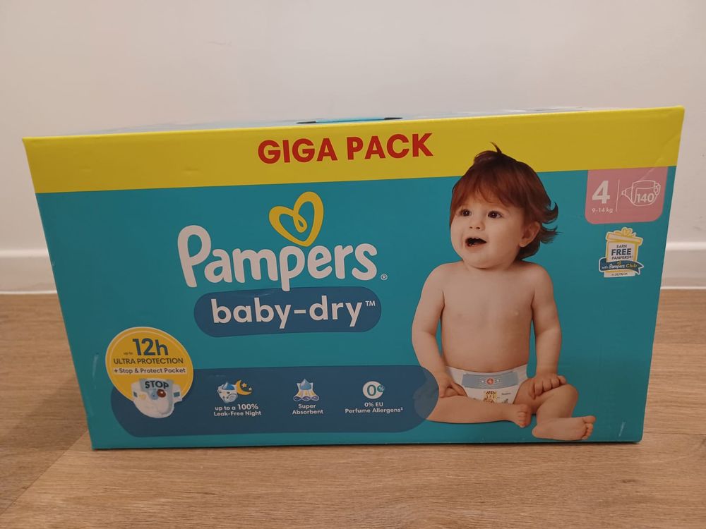Couches PAMPERS GIGAPACK- Baby-dry -Cartons de couches NEUFS Pu�riculture