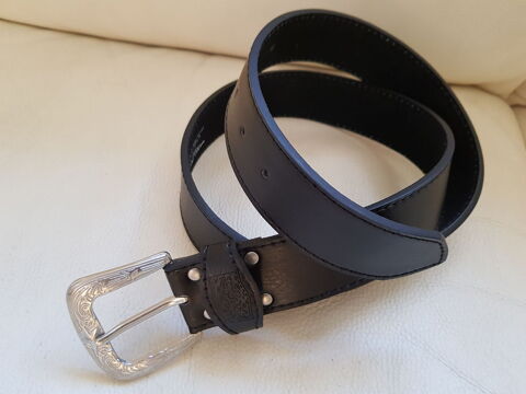 Ceinture neuve en cuir . 12 Viroflay (78)