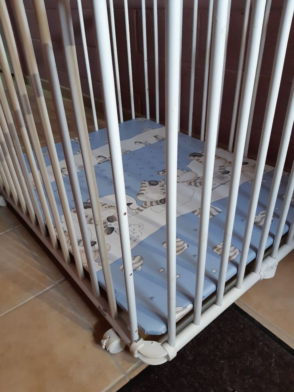 parc b&eacute;b&eacute; pliable avec fond Mobilier enfants