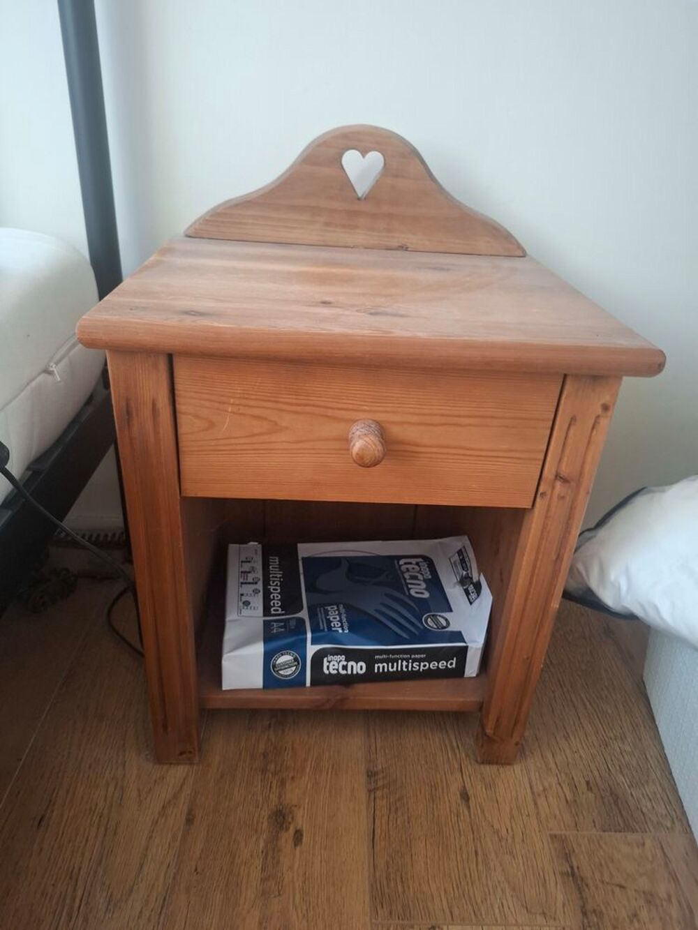 2 tables de chevet Meubles