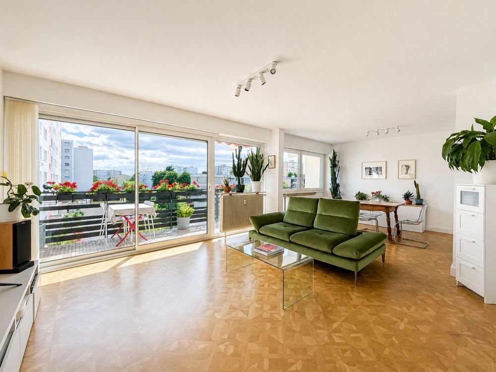 Vente Appartement Hoenheim  108 m²,dernier étage, 2 balcons, garage et parking Hoenheim