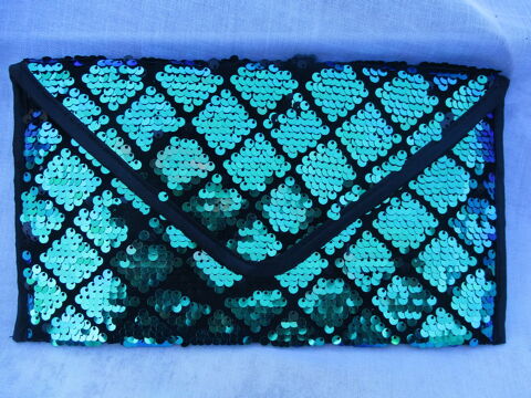 Pochette avec Rabat de Revlon - Neuve 7 La Fert�-Alais (91)