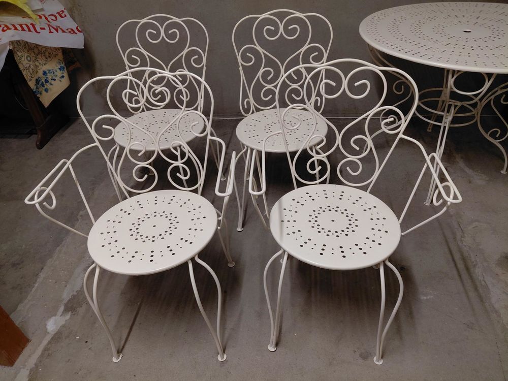 Salon de Jardin en Fer Forg&eacute;
Jardin