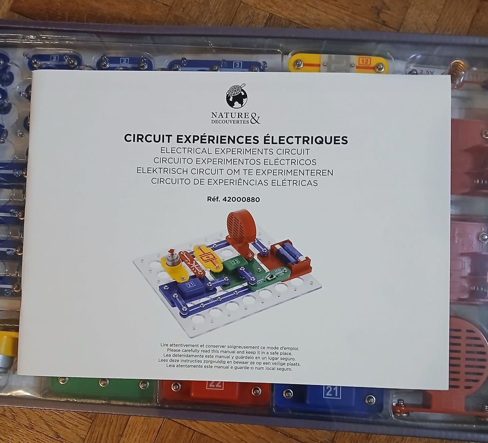 &Eacute;CHIQUIER &Eacute;LECTRONIQUE / JEUX ENFANTS Jeux / jouets